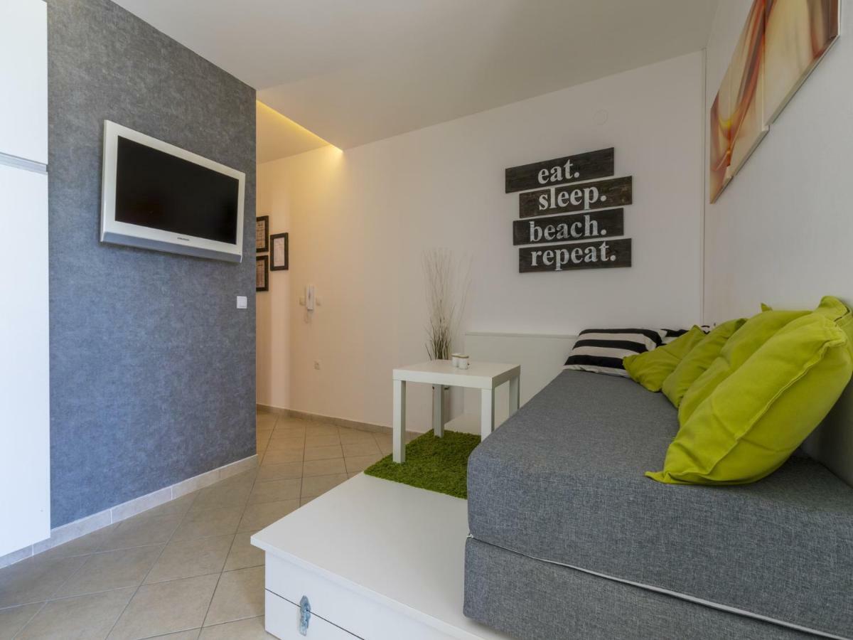 Apartment Color Green Dramalj Phòng bức ảnh