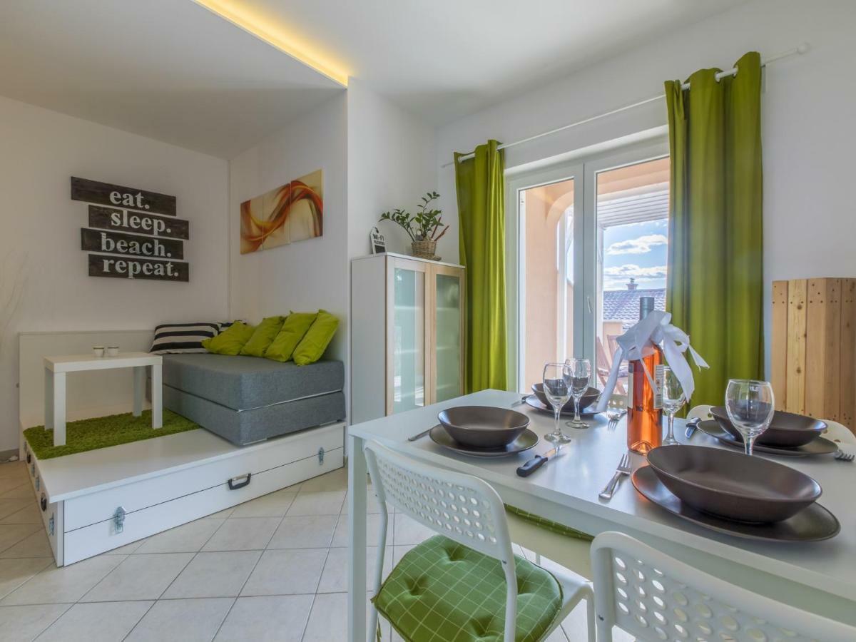 Apartment Color Green Dramalj Phòng bức ảnh